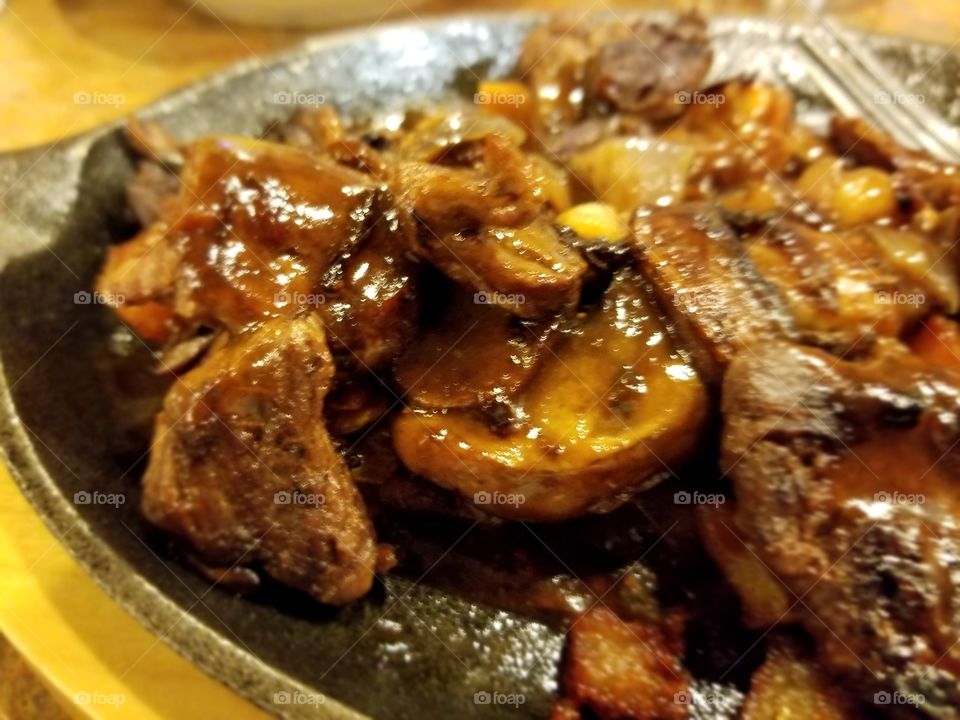 streak and vegetables