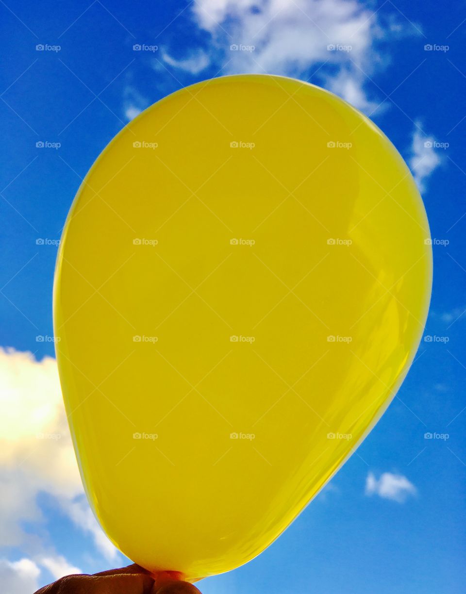 Yellow balloon 