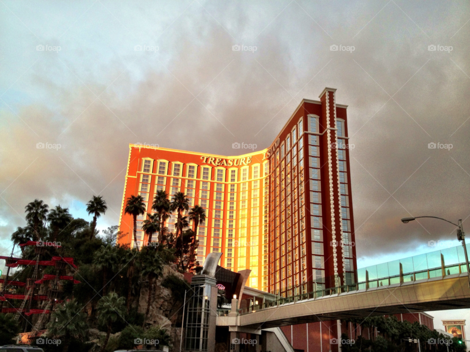morning clouds hotel nevada by bcpix