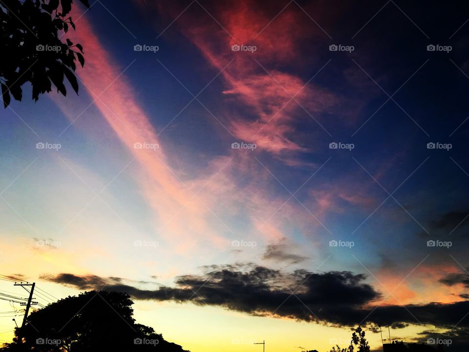 Quantas #cores nesse clarão da 2a feira?
Ótima semana para todos!
🌅
#sol #sun #sky #céu #photo #nature #morning #alvorada #natureza #horizonte #fotografia #pictureoftheday #paisagem #inspiração #amanhecer #mobgraphy #mobgrafia #AmoJundiaí