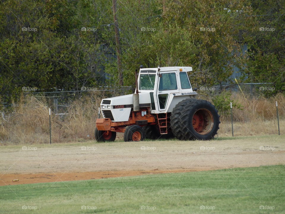 flat tire. This is a picture of a tractor 🚜. 👣 🚶 🏃 🔥 💨