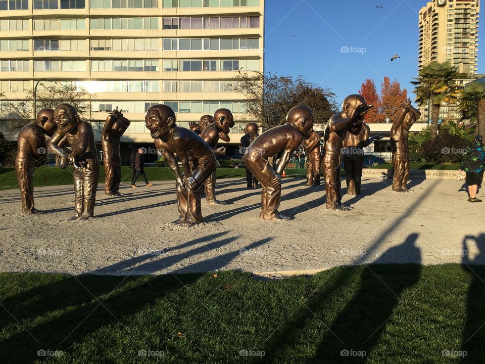 Dancing statues