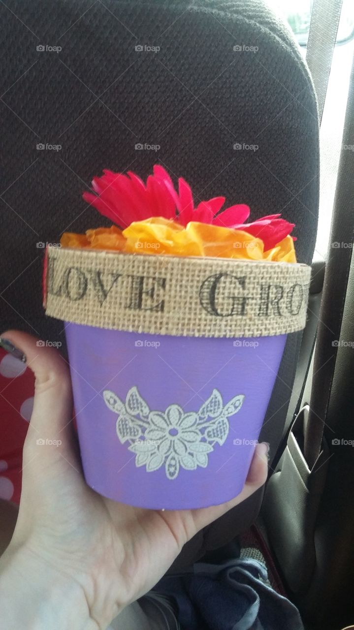 Love Grows flower pot
