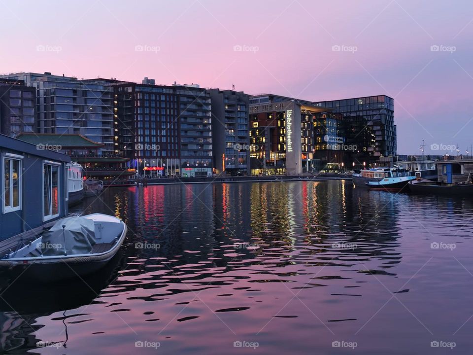 "The cup is not filled with a point, and a person is not angry with a word, the whole story is accumulation."