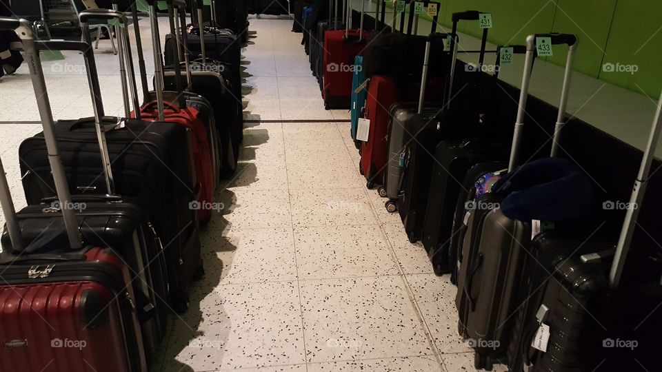 luggage pick up -- baggage claim -- reclaim your baggage