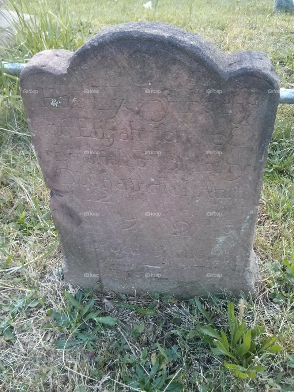 Piscatawaytown Burial ground tombstone