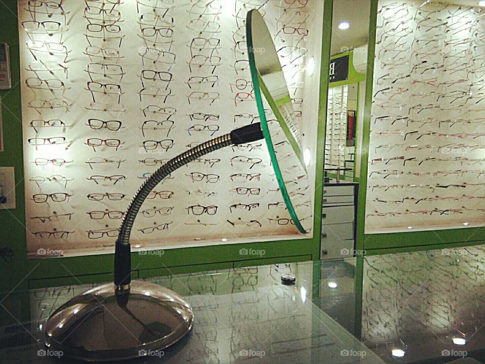 mirror stand in goggles shop