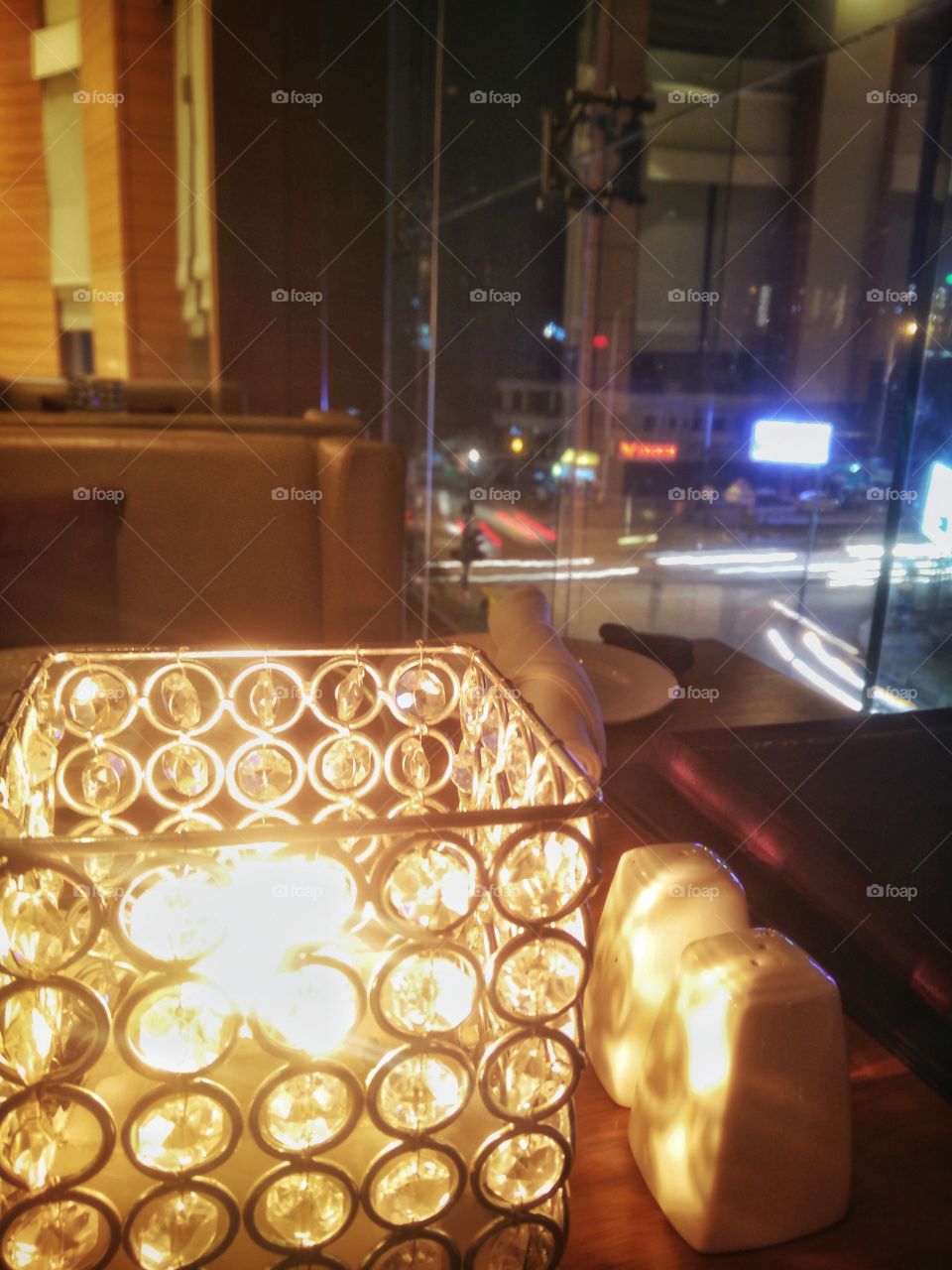 waiting for my date dinner table....