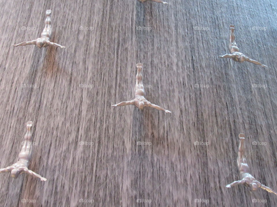 Diving fountain at mall of Dubai 