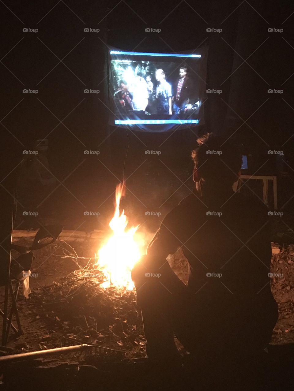 Outside movie ‘IT’ by the fire