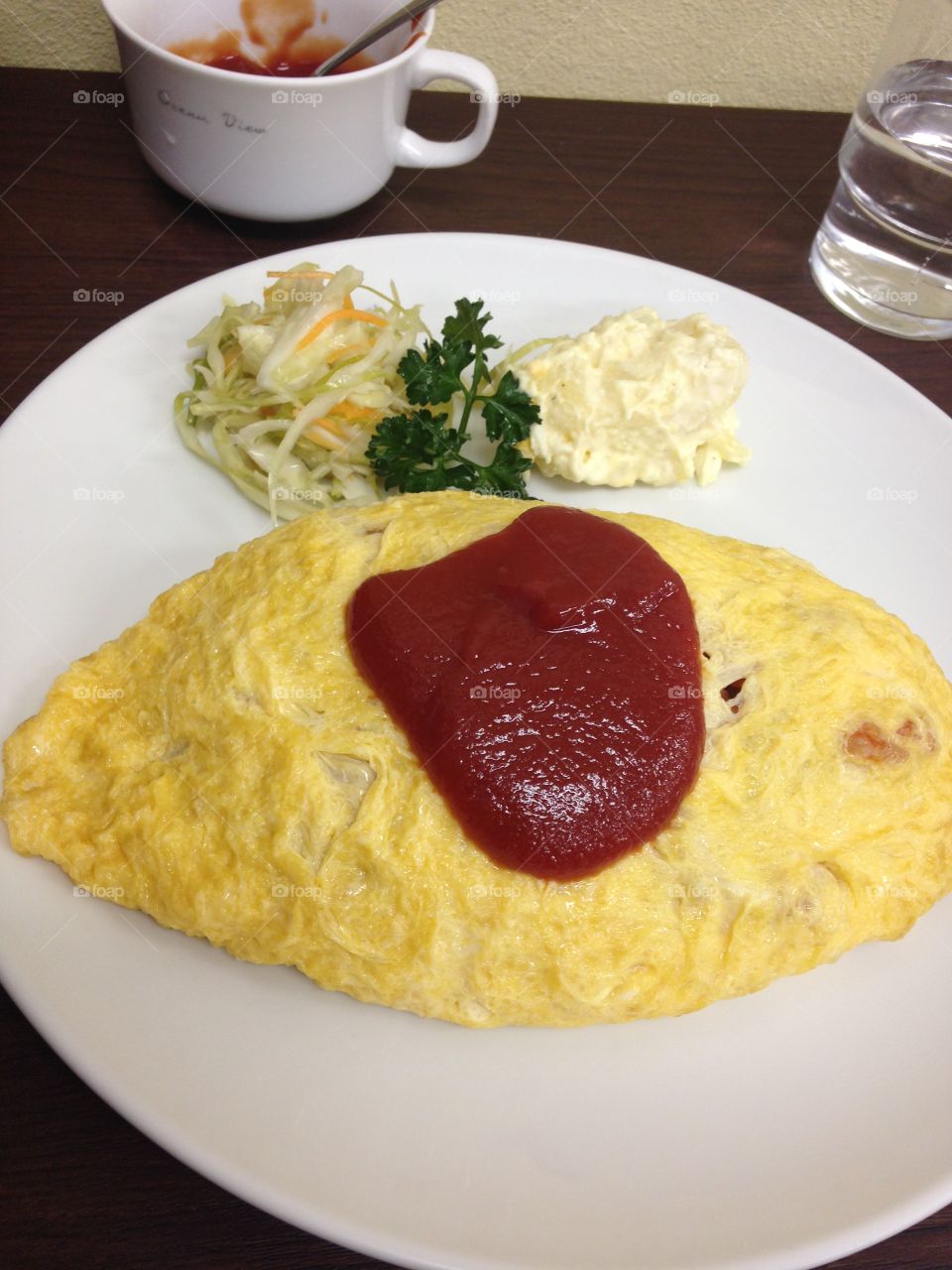 Stir-fried rice wrapped in an omelet♡It’s called Omurice♡
