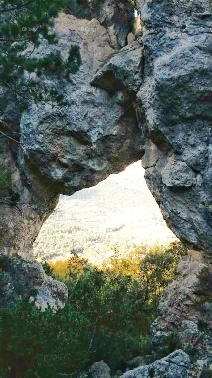 agujero en la roca