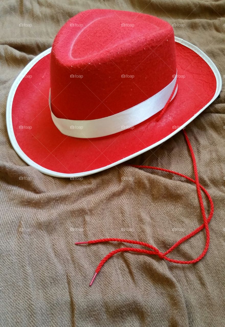 Red cowboy hat 4