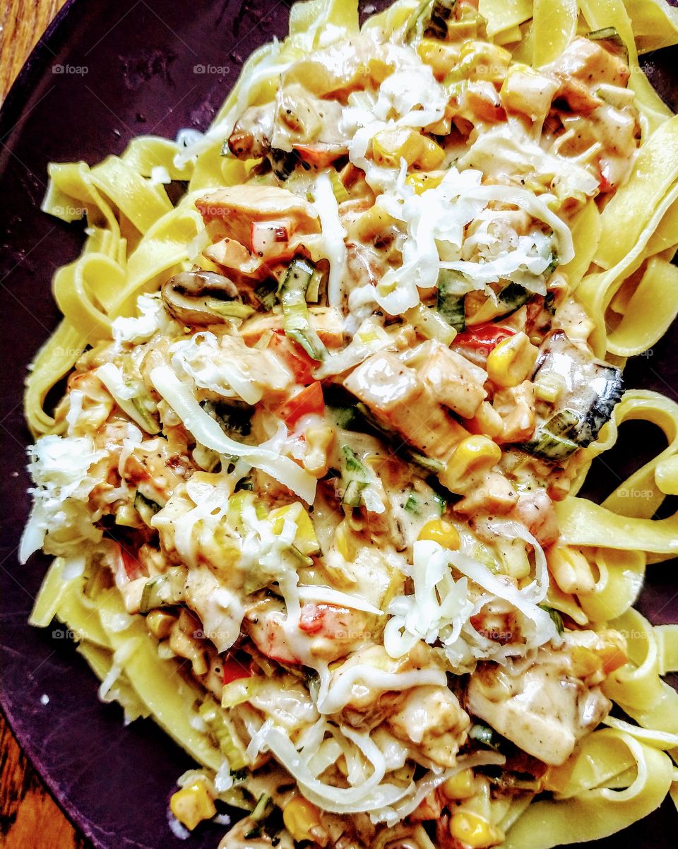 Guilty plesure. Tagliatelle with souvide chicken, vegetables, creamy sauce and melted cheese. Jummy all the way. Yesterdays dinner.
