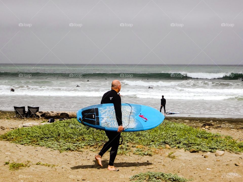 Senior Surfer