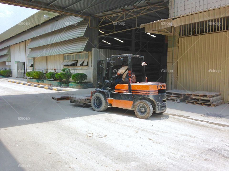 Reliable Toyota forklift in operation 12 hours shift. 