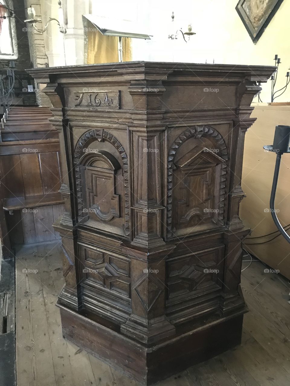 I was impression by the sheer scale of the efforts that have been made to produce a pulpit at St Petrox  Church, which gives an impression that it’s contents our made of gold.
