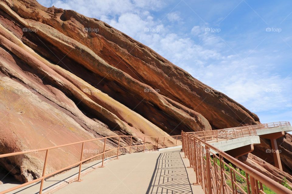 Road through the rocks 