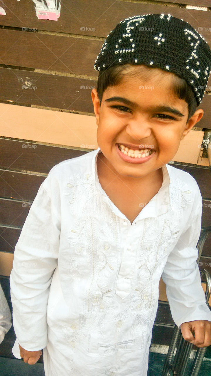 little love and care all he needs ... he is there happiest child on Haj to makha Madina Saudi Arabia #foapnation.