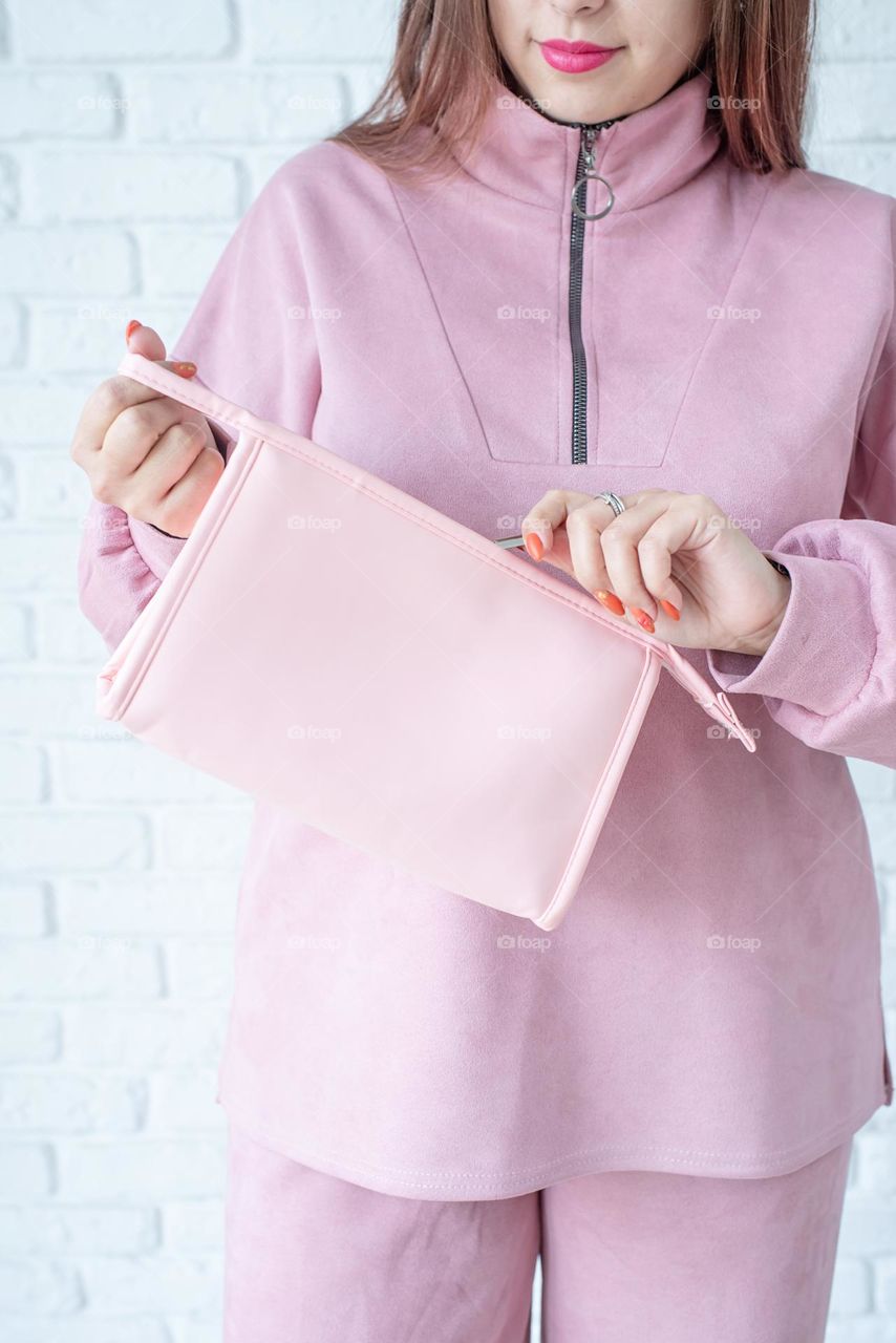 woman wearing pink clothes