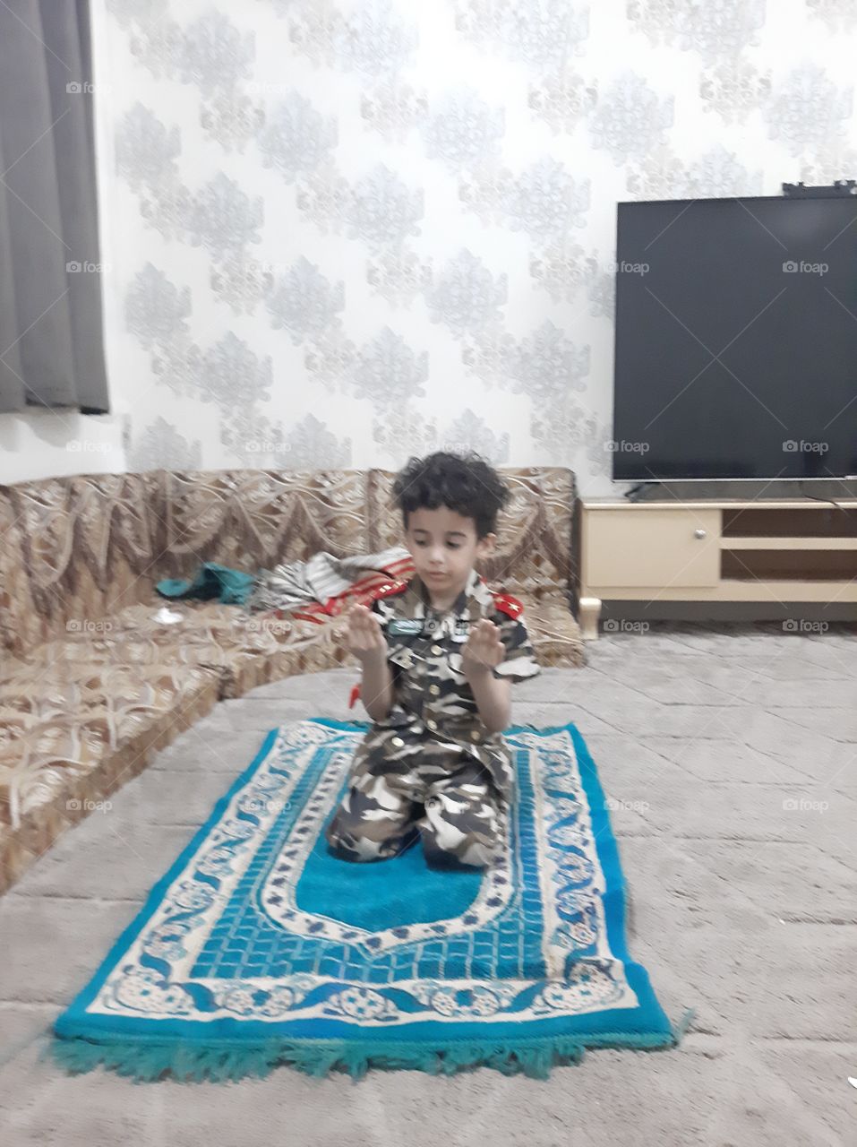 I need your support guys, I'm very, very poor, poor