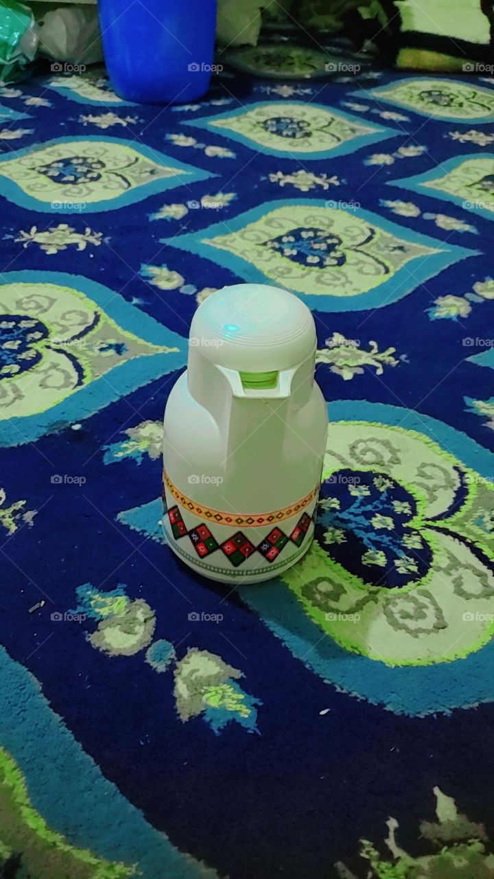 Glory be to God, the wonderful picture and its appearance are very beautiful. It is a tea refrigerator with sweet carpets