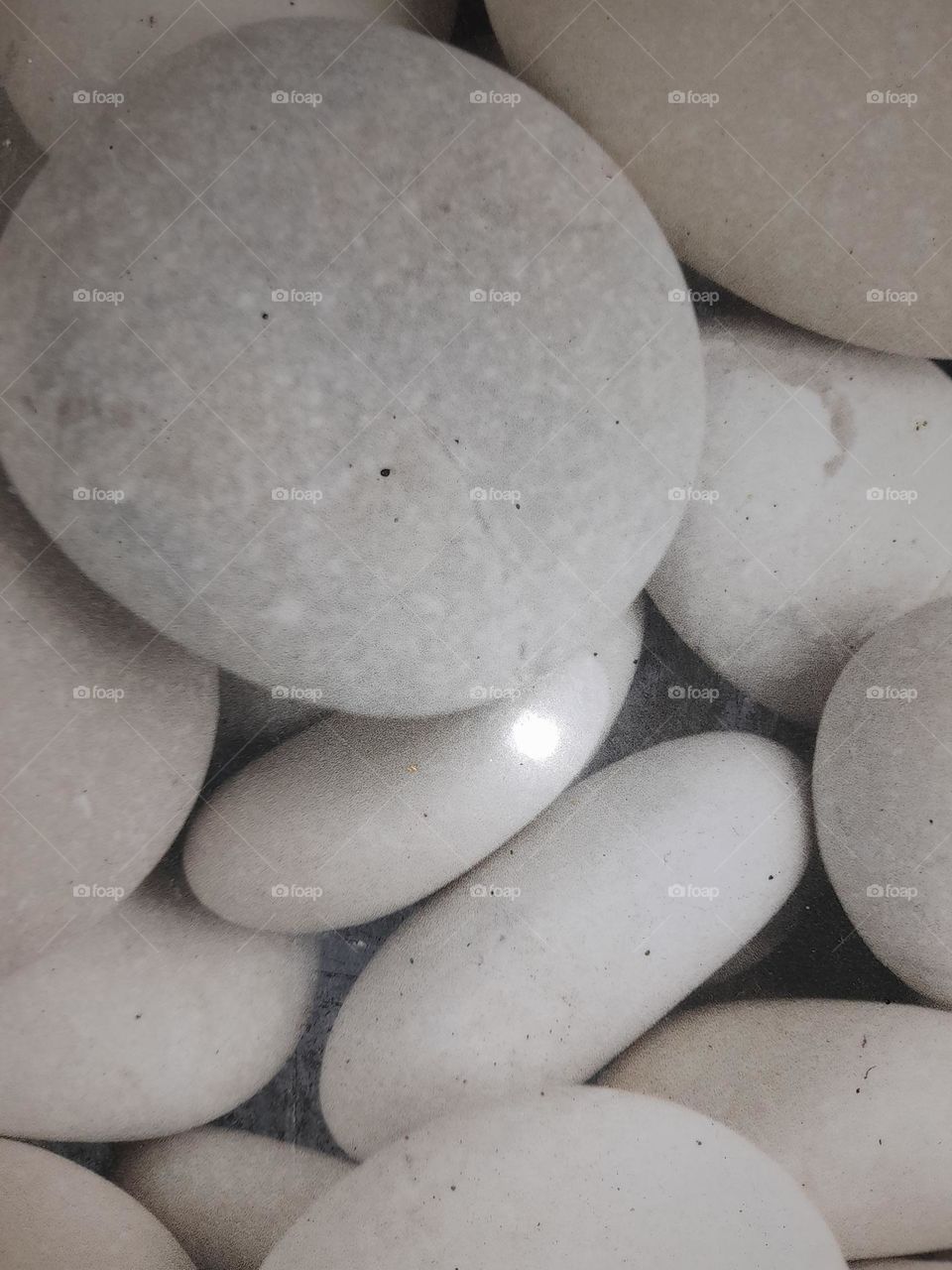 pebble stone round shape