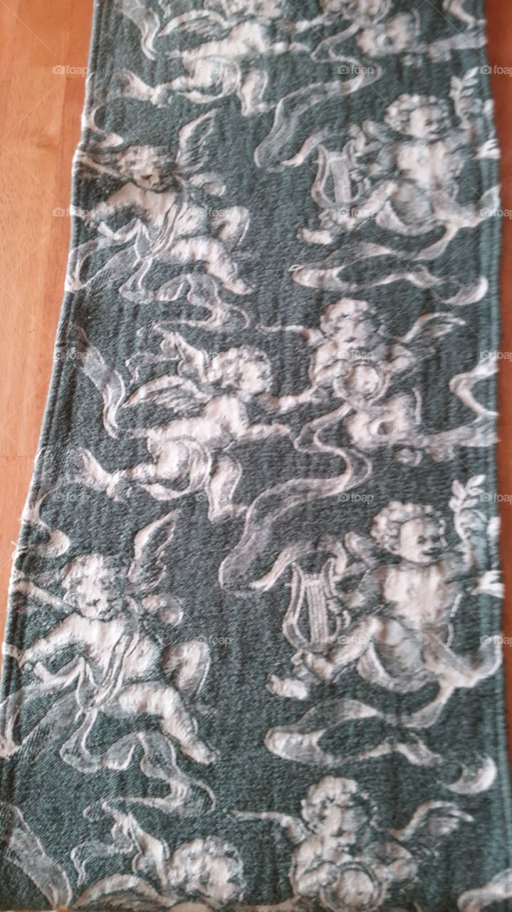 table runner with angels and lyres