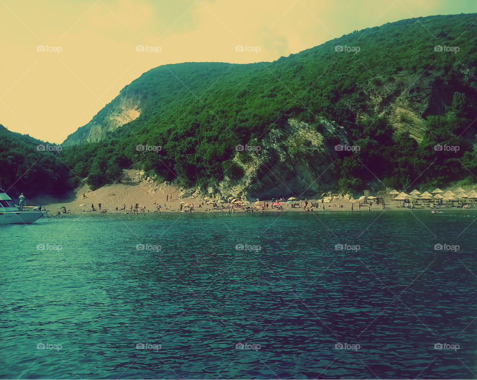 perfect beach, sea and mountains