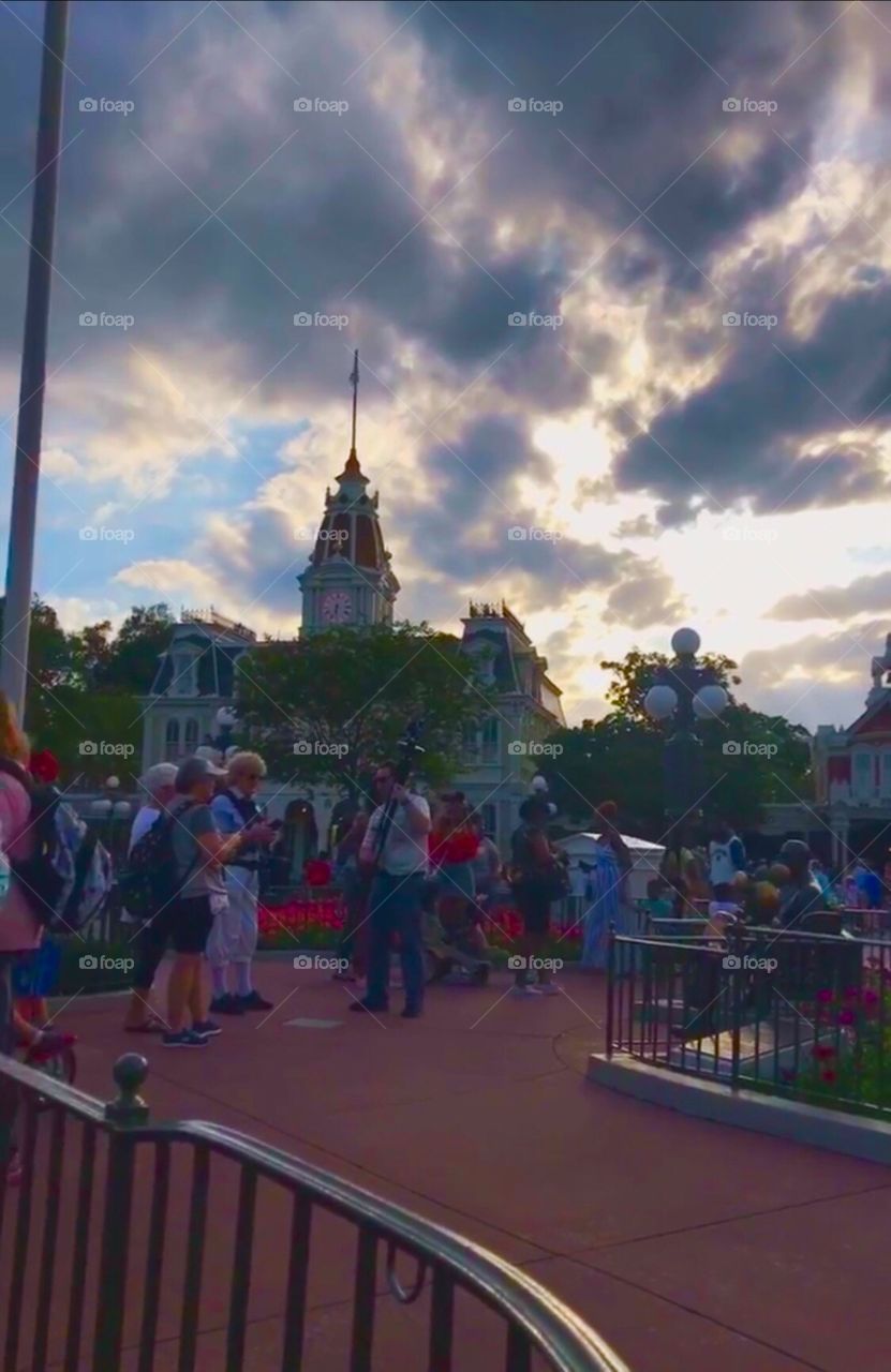 #day1 Everyday Disney World in Orlando Florida. I have been lost on Disney Properties consecutively since 4/3/19! You can find it on https://www.facebook.com/selsa.susanna or on IG SelsaCamacho YT SelsaSusanna • Magic Kingdom 4-3-19 Wednesday