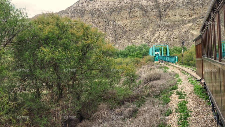 Tren de Arganda,... que pita más que anda