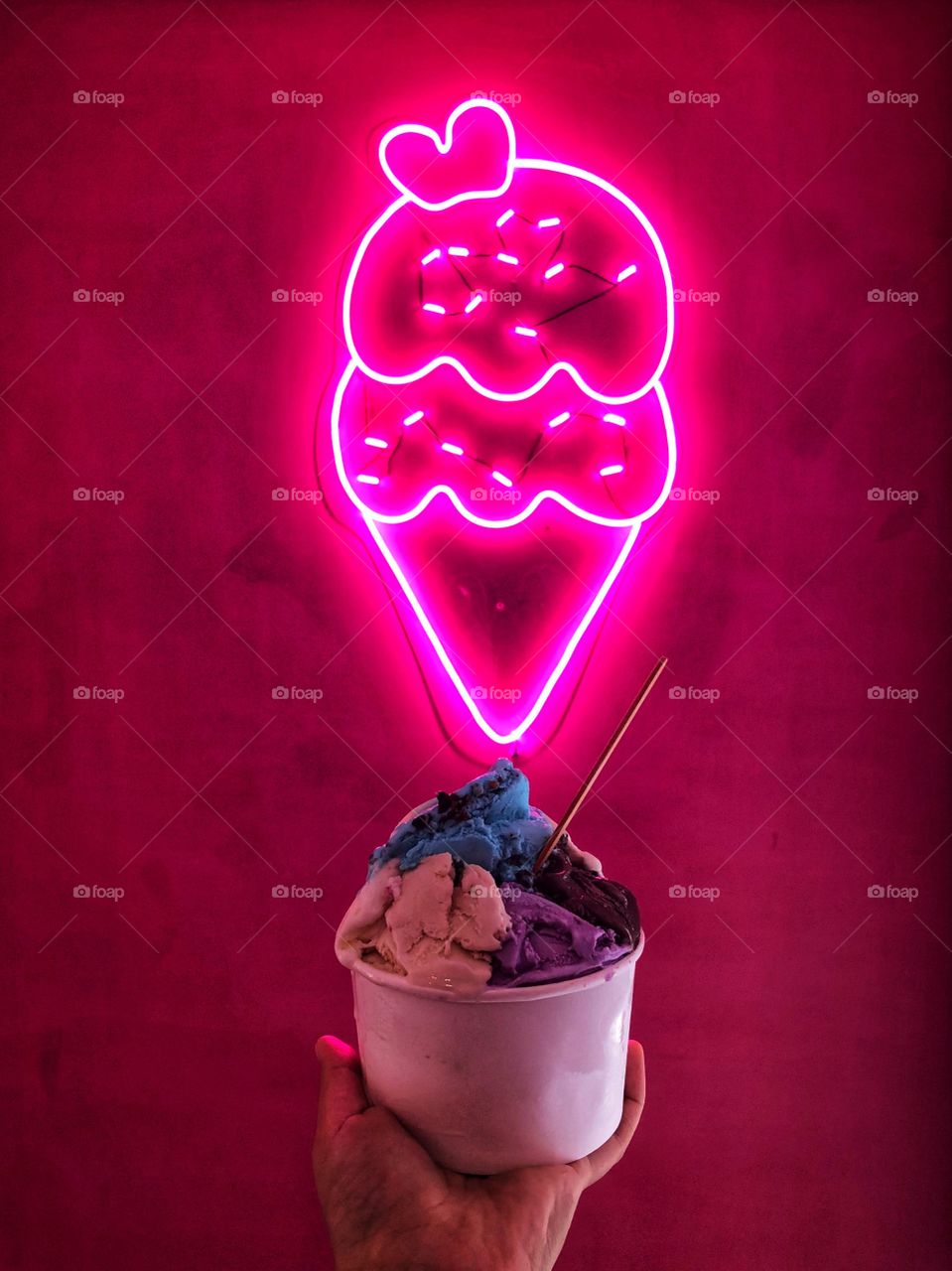 ICECREAM SUNDAE ON A SUNDAY.