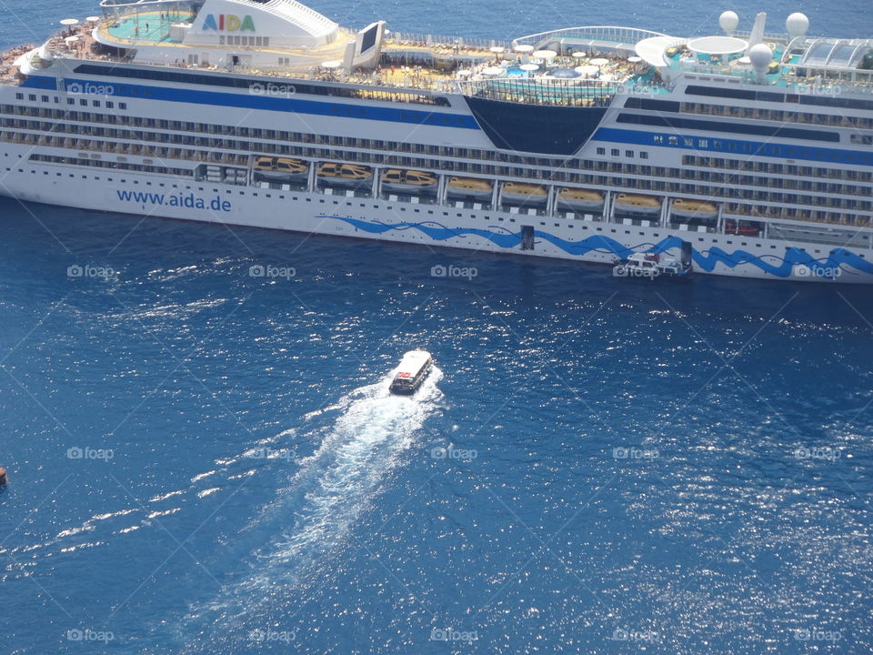 cruise ship in Santorin