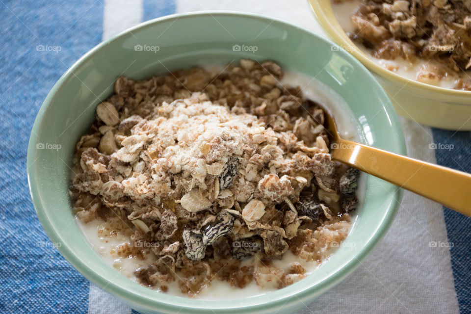 Homemade honey yogurt cereal 