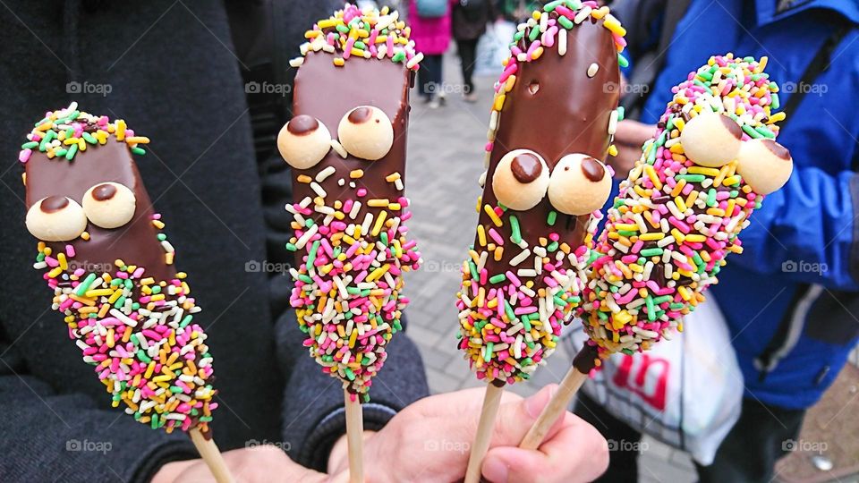 This is banana chocolate dessert.Mmm… I’m think tastes so normal,not special.