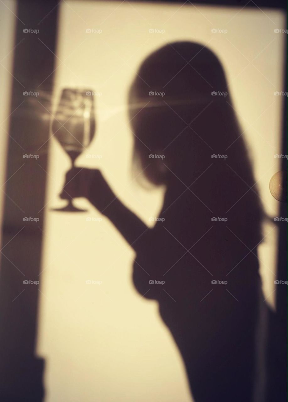 Silhouette#shadow#glass#girl#pose