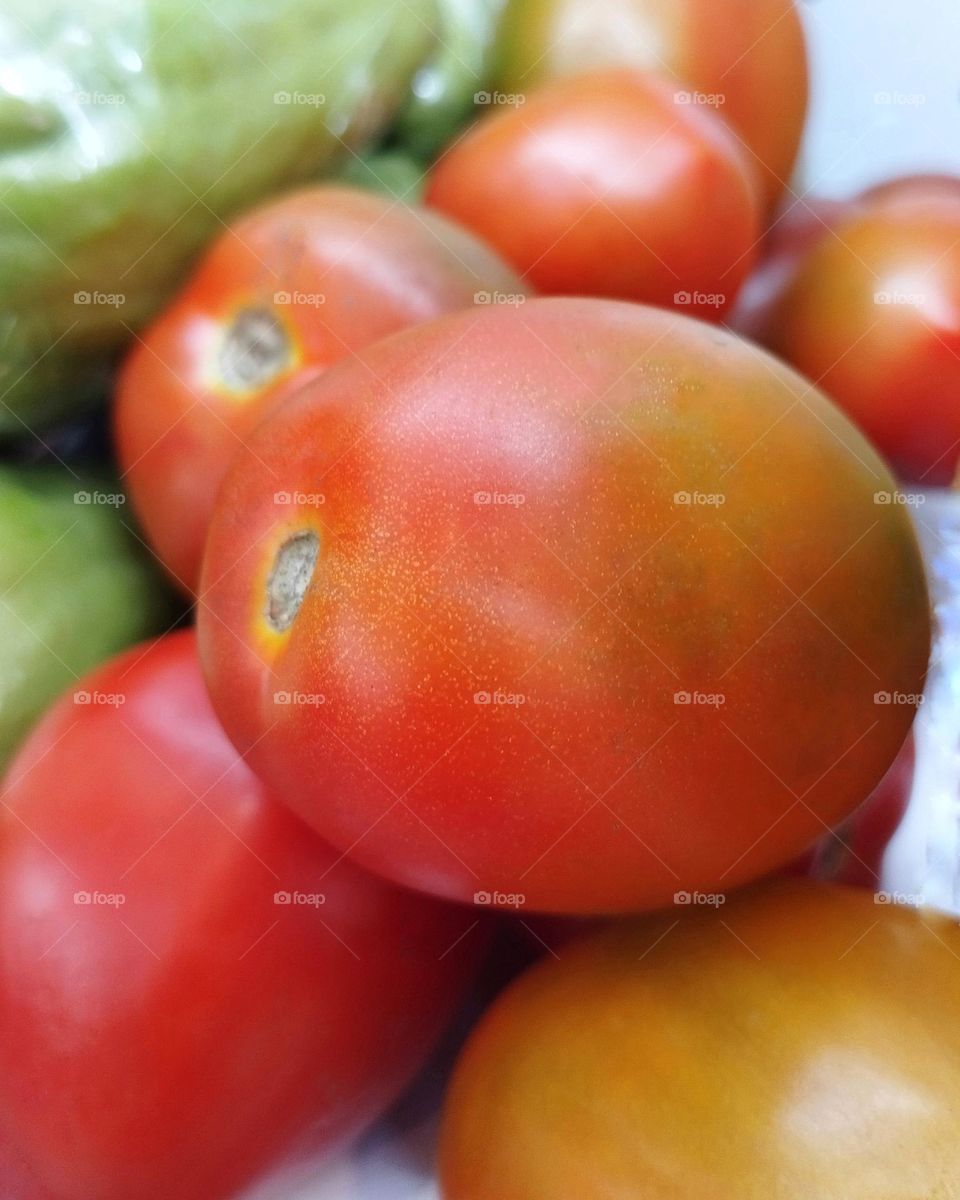 Fresh tomatoes on the store