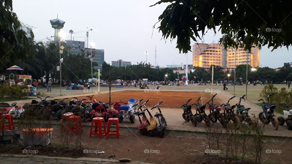 SIMPANG LIMA OR INTERSECTION FIVE : A business district and open space for the public in Semarang