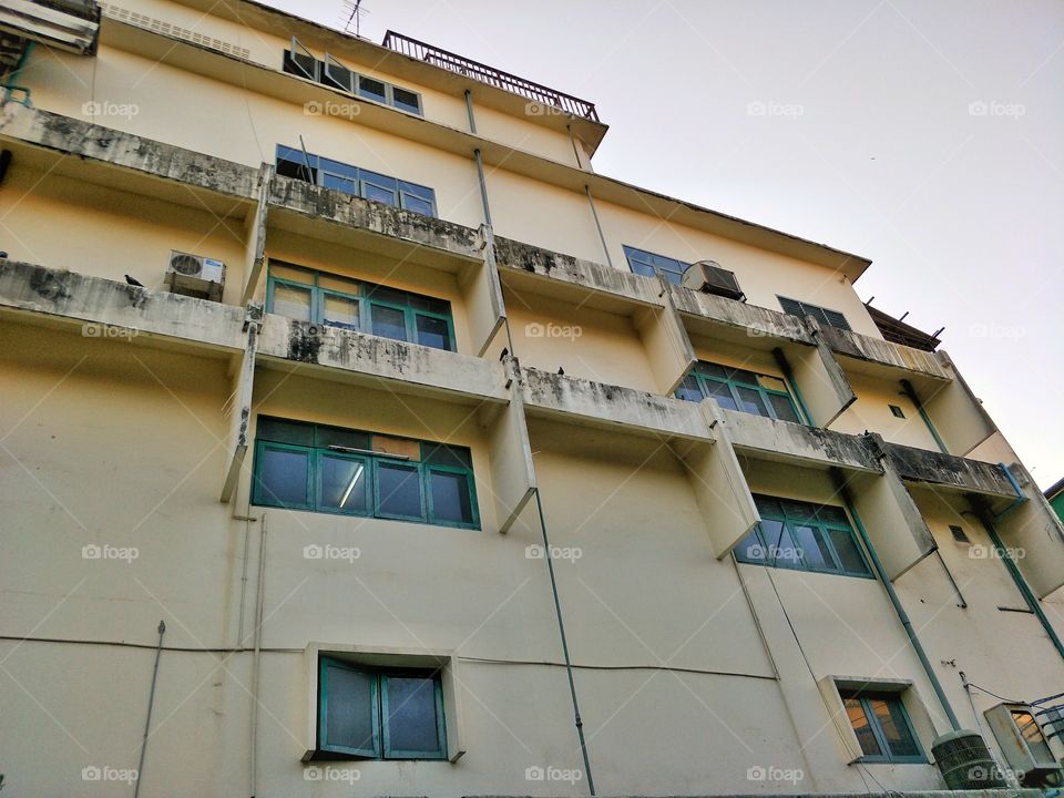 old building in city.