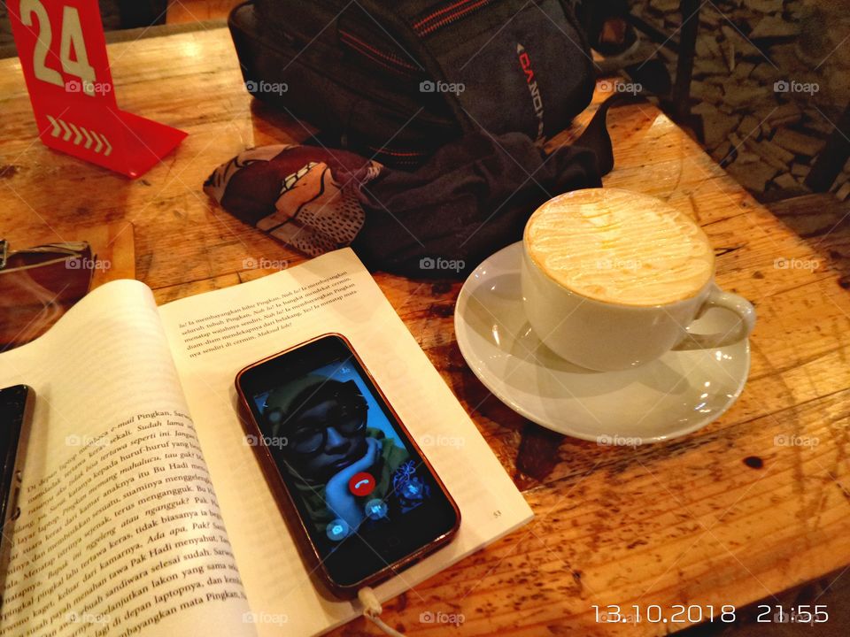 coffe, book and video call 😆