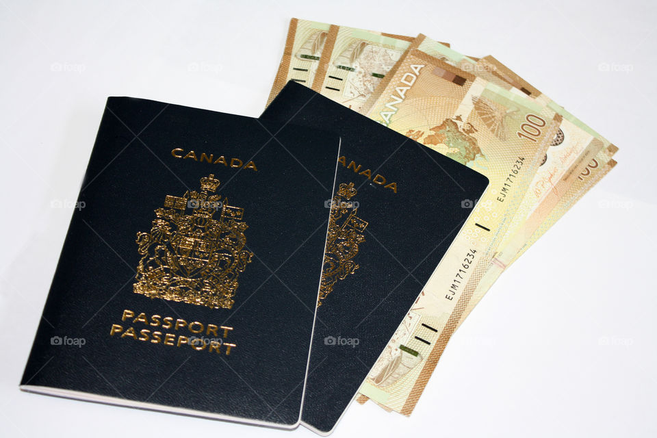 Canadian passports and money