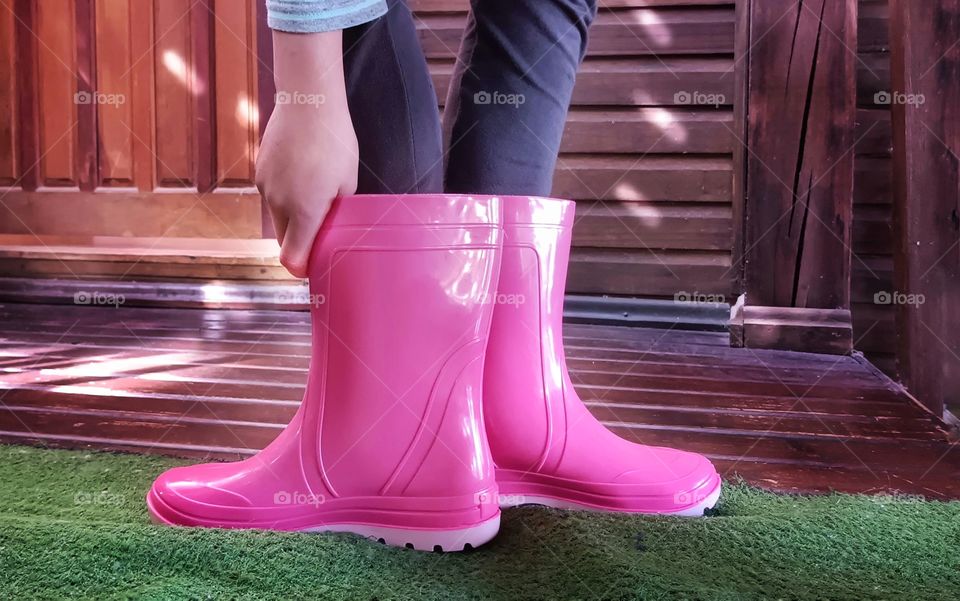 Pink rain boot