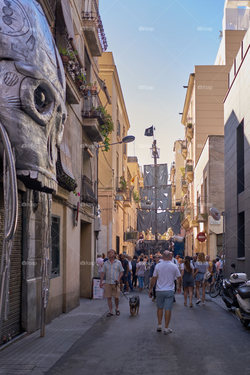 Barrio de Gracia. Primer día de Fiesta. Listos para el verdicto del jurado