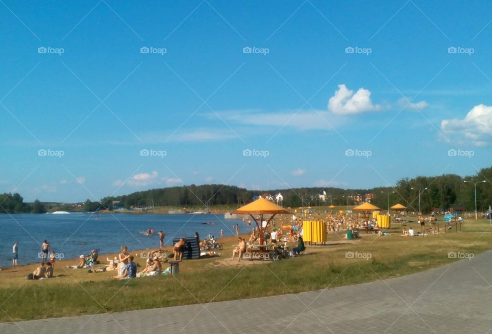 Peoples resting on the lake in Minsk