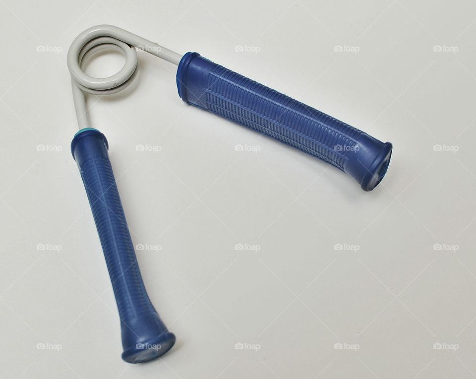 Hand grip trainer with blue handles