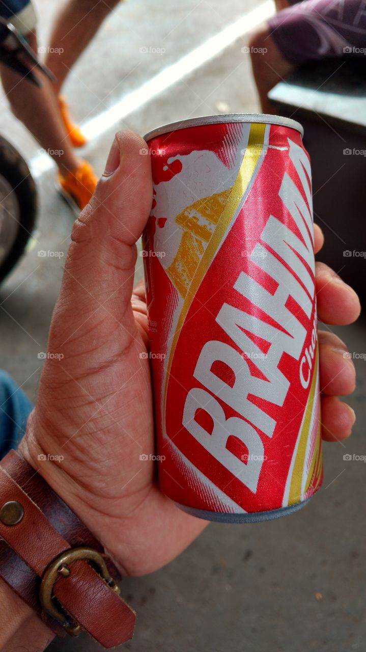 Cerveja Brahma.