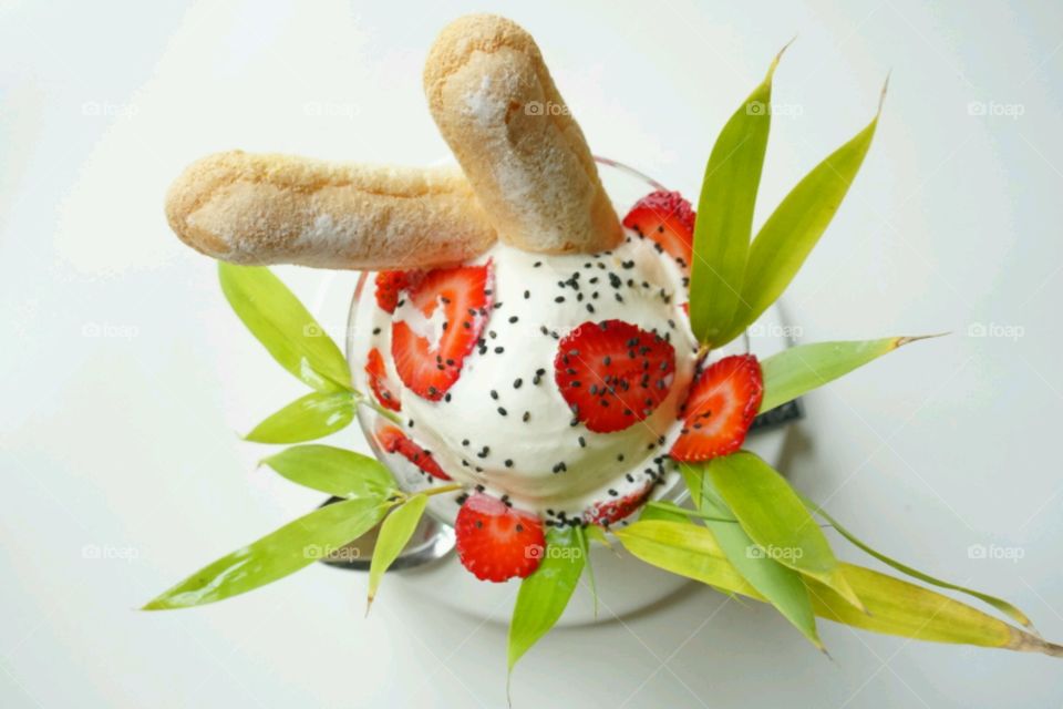 Studio shot of ice cream in glass