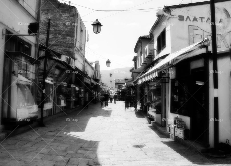 Glow bw street view.