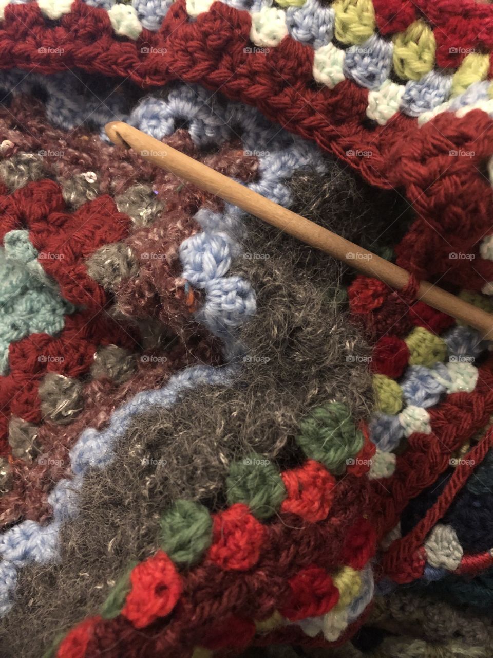 Keeping warm this winter by making a blanket while I’m under it! I love to crochet @evieholdcroft #FoapJan19