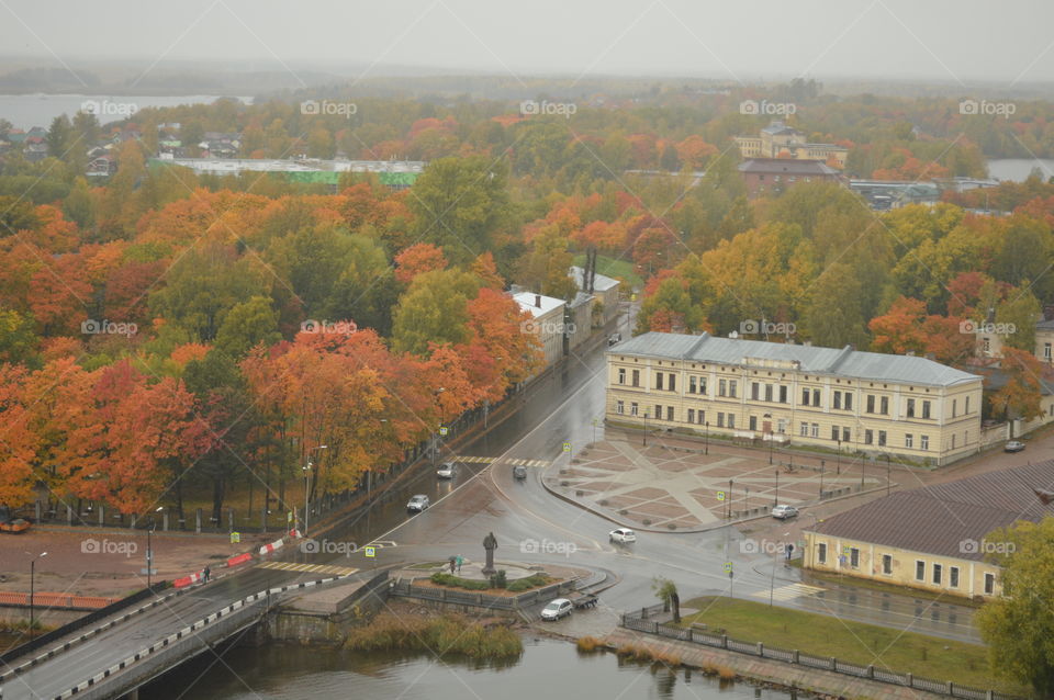красота осеннего Выборга с высоты смотровой площадки замка